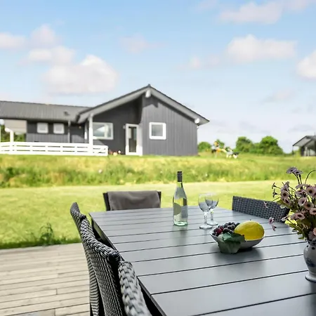 4 Bedroom Cozy In Casa vacanze Haderslev