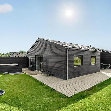 4 Bedroom Cozy In Casa vacanze *